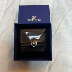 Swarovski Necklace SNL CZWH/RHS/38 cm Flower necklace NWT in box